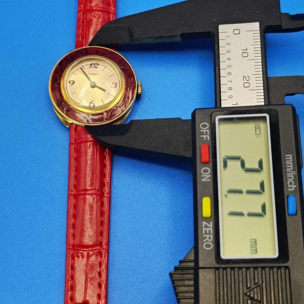 Vintage 1974 Timex Mechanical Wind 27mm Women's‎ Watch New Leather Size 4-6.75